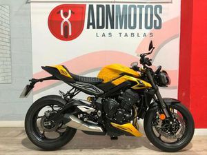 TRIUMPH - STREET TRIPLE 765