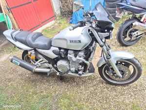 YAMAHA XJR 1300