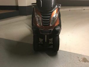 MOTO PEUGEOT METROPOLIS