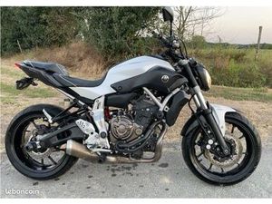 MOTO YAMAHA MT07 (A2)