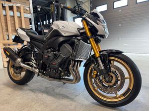 YAMAHA FZ8 – EXCELLENT ÉTAT – FULL ÉQUIPÉE