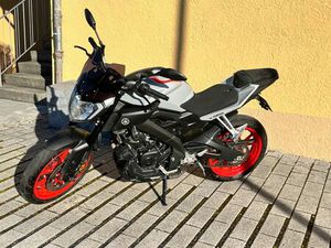 YAMAHA MT-125