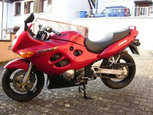 SUZUKI GSX 750 F