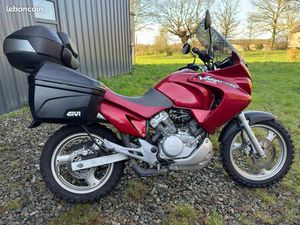 HONDA 125 VARADERO – 2002 – 15 368 KM – RÉVISÉE