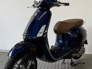 VESPA PRIMAVERA 125 IGET LED , TOP GEPFLEGT .