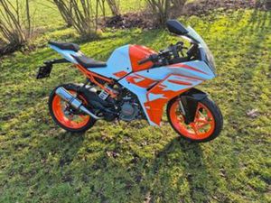 KTM RC 125 WIT ORANJE 224KM 2022 ALS NIEUW . A1 — MOTOREN | KTM — MARKTPLAATS