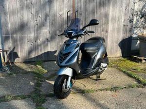 PIAGGIO ZIP 4T 80CC — SCOOTERS | PIAGGIO — MARKTPLAATS