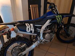 ② YZF 250 2023 (0470 22 56 72)