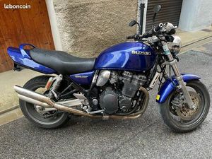 SUZUKI GSX INAZUMA 750