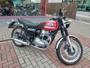 ② KAWASAKI W800