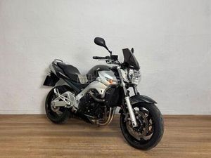 SUZUKI - GSR 600