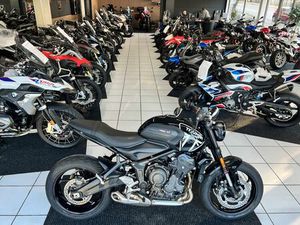 TRIUMPH TRIDENT 660 *1.HAND*QUICKSHIFTER*