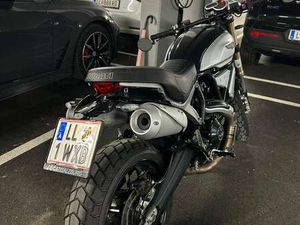 DUCATI SCRAMBLER SCHWARZ