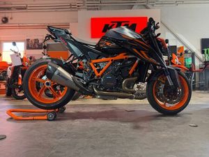 KTM 1290 SUPER DUKE R EVO