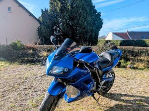 SUZUKI 650 SVS A2 - TRÈS BON ÉTAT