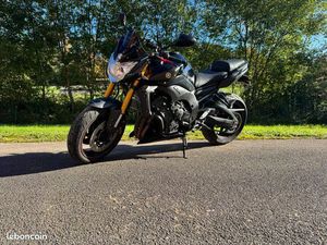 MOTO FZ8 ROADSTER