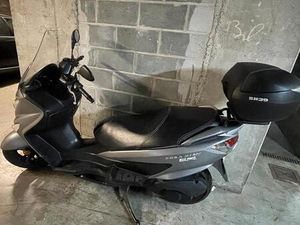 ② SCOOTER SUZUKI BURGMAN 125/TOP CASE 2018