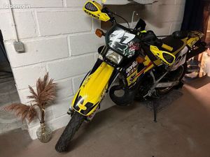 125 CC APRILIA. ECHANGE CONTRE QUAD