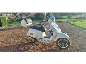 VESPA 300 GTS IE SUPER