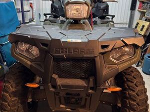 QUAD POLARIS SPORTSMAN 570 EFI