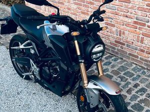 ② HONDA CB125R 2024 (1100KM)