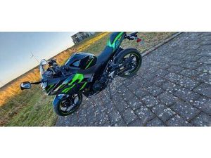 KAWASAKI NINJA 400 (TIEFERGELEGT)