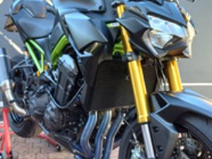 KAWASAKI Z900 SE FULL ACCESSORIATA