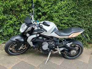 MV AGUSTA BRUTALE 675 WEIß KUPFER TÜV NEU BEI KAUF