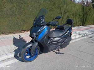 YAMAHA - XMAX 300