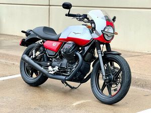 2024 MOTO GUZZI V7 STONE CORSA