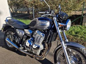 TRIUMPH THUNDERBIRD 900