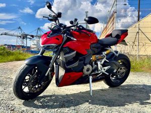 DUCATI STREETFIGHTER V2