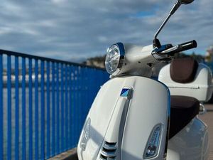 SUPERBE VESPA PRIMAVERA 125