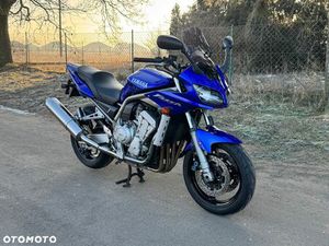 YAMAHA FZS