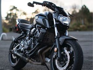 YAMAHA MT07 FULL CARBONE 2018 A2