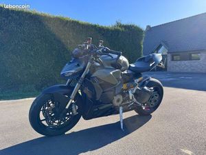 DUCATI, STREETFIGHTER, V2