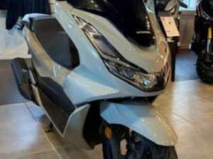 HONDA PCX 125 2024 125 CM3 | SCOOTER | 3 930 KM | ARGENT | 78240 CHAMBOURCY