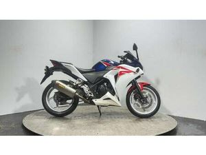 HONDA CBR250 2011 32K RUNNING LIGHTWEIGHT SUPER SPORT 250 CC PROJECT BIKE