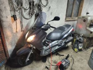 YAMAHA X-MAX 250