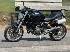 DUCATI MONSTER 1100 BJ. 2009 - NAKED BIKE