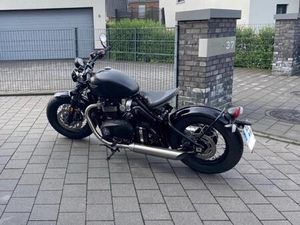TRIUMPH BONNEVILLE BOBBER MATT STORM GREY/MATT BLACK MIT GARANTIE