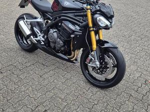 TRIUMPH SPEED TRIPLE 1200 RS