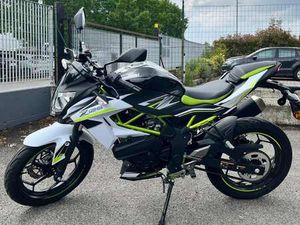 KAWASAKI Z 125 BIANCO