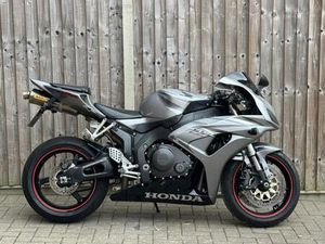 HONDA CBR 1000 RR FIREBLADE 2006 (06) SUPER SPORT + LOW MILEAGE
