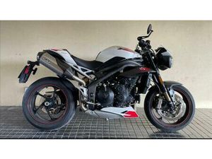 VENDO TRIUMPH SPEED TRIPLE 1050 RS (2018 - 20) USATA A LUCCA (CODICE 9918115) - MOTO.IT