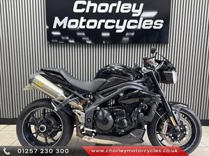 2015 TRIUMPH SPEED TRIPLE 94R 1050 CC NAKED SPORT OHLINS, BREMBO, ARROW CANS