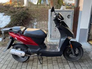 KYMCO AGILITY ROLLER 50 KM/H - MIT CASE