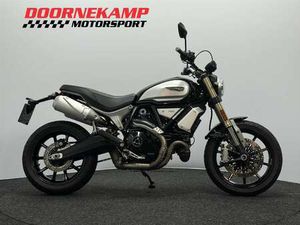 DUCATI SCRAMBLER 1100 ZWART