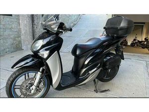 VENDO YAMAHA XENTER 125 (2011 - 14) USATA A GENOVA (CODICE 9918445) - MOTO.IT