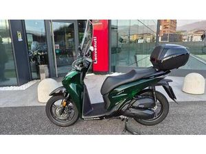VENDO HONDA SH 125I VETRO (2024 - 25) USATA A BERGAMO (CODICE 9918276) - MOTO.IT
